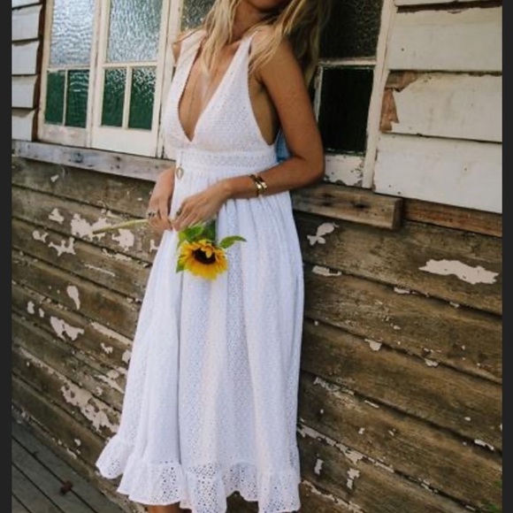 NWT CHASING UNICORNS White Eyelet Back Bow Ruffle V Neck Midi Dress Size Small - Picture 5 of 10